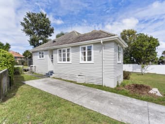 31 Philomel Crescent, Bayswater, Auckland