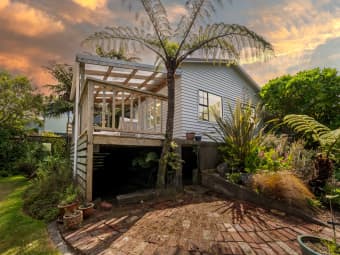 34 Poto Road, Normandale, Wellington