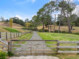 8 Pinestead Reach, Stillwater, Auckland