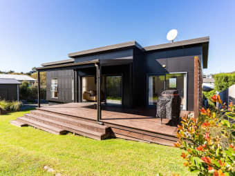 13 Te Whai St, Mangawhai Heads, Northland