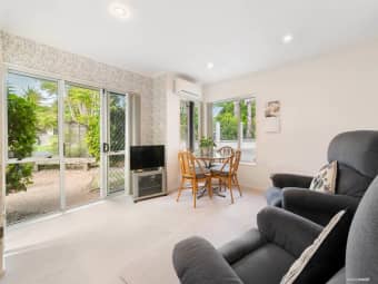 18 Gillett Place, Botany Downs, Auckland