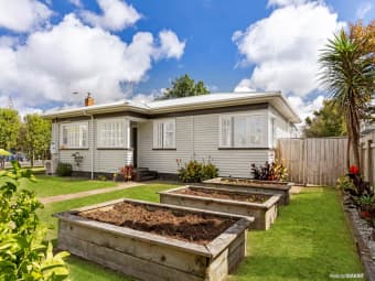 2 Sandspit Road, Waiuku, Auckland