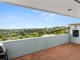 15A Speedy Crescent, Hillcrest, Auckland