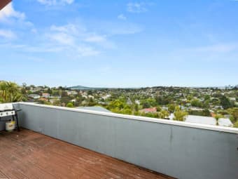 15A Speedy Crescent, Hillcrest, Auckland