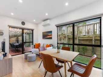 1 Oki Place, Glenfield, Auckland