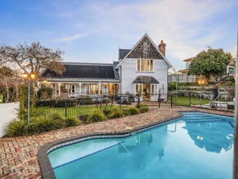 10 Voltaire Court, Botany Downs, Auckland