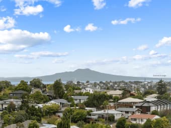 1 Oki Place, Glenfield, Auckland