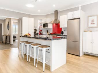 4 Peel Lane, Aotea, Wellington
