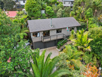 20 William Hadlow Place, Hatfields Beach, Auckland