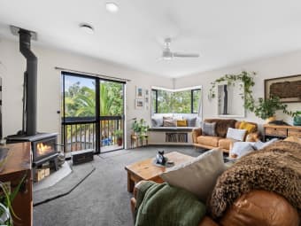 20 William Hadlow Place, Hatfields Beach, Auckland