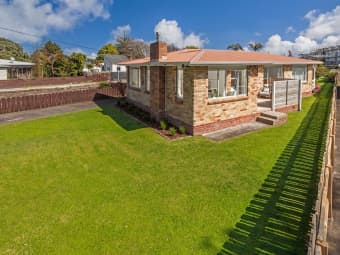 4 Barberry Ln, Te Atatu Peninsula, Auckland
