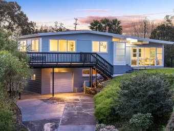 27 Cyclarama Crescent, Massey, Auckland
