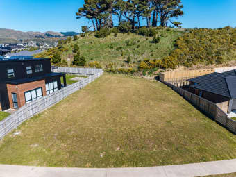 71 Queen Charlotte Dr, Aotea, Wellington