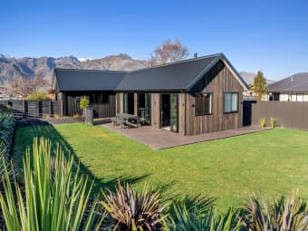 6 Woodpecker Street, Lake Hawea, Otago