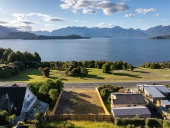 10 Cathedral Dr, Manapouri, Southland