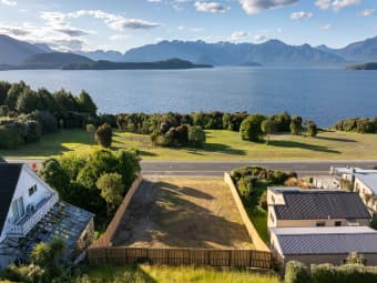 10 Cathedral Dr, Manapouri, Southland
