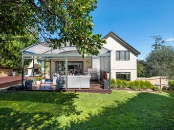 7 Emerald Way, Rosedale, Auckland