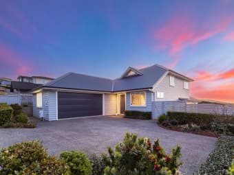 135 Endeavour Drive, Whitby, Wellington