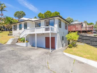 1/12 Exeter Place, Unsworth Heights, Auckland