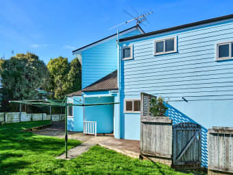 24 Saunders Close, Whitby, Wellington