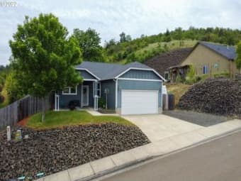 196 Grayson St