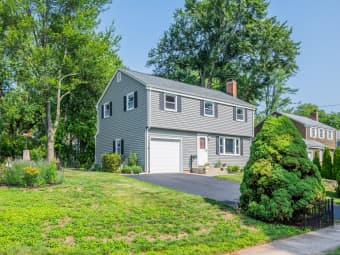 112 Shadow Ln, West Hartford, CT, 06110
