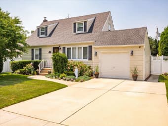 4 Hitchcock Lane, South Farmingdale, NY, 11735