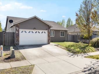 1049 Worchester Dr, Medford, OR, 97501
