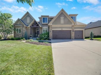 1637 NE Woodland Shores Dr, Lee's Summit, MO, 64086