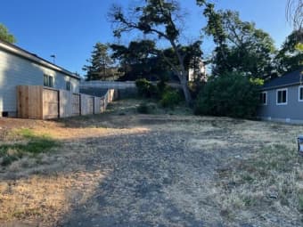 221 Christopher Way, Talent, OR, 97540