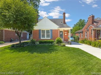 2017 Stanhope Road, Grosse Pointe Woods, MI, 48236