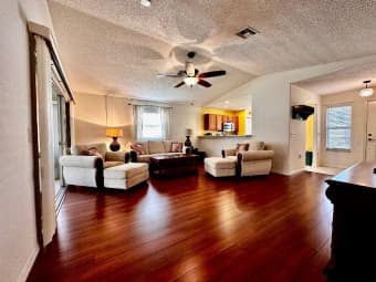 327 Bentwood Drive, Leesburg, FL, 34748