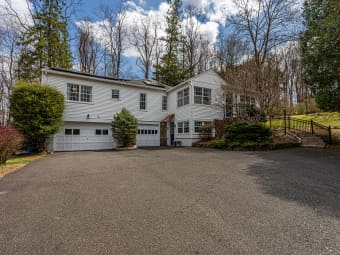 53 Mountain Rd, Georgetown, CT, 06897