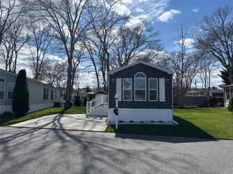 25/1661 Old Country Road, Calverton, NY, 11901