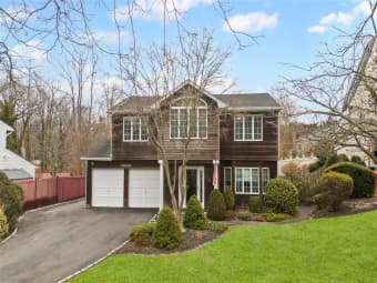 93 Cardinal Lane, Hauppauge, NY, 11788