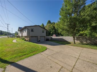 390 Ross Drive, Waynesburg, OH, 44688