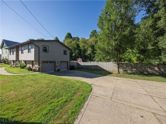 390 Ross Drive, Waynesburg, OH, 44688