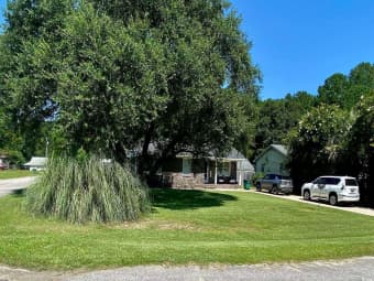 512 S Hazel Ave, Andrews, SC, 29510