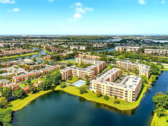 307/8897 Fontainebleau Boulevard, Fountainebleau, FL, 33172
