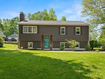 4 Crestview Terrace, Rockingham County, NH, 03885