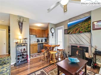 4109/301 Pinnacle Inn Road