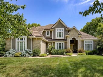 1021 Southwest Summit Falls Drive, Lee's Summit, MO, 64081