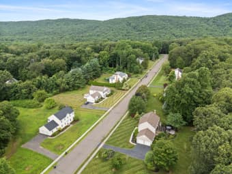 20 Autumn Ct, New Haven County, CT, 06410