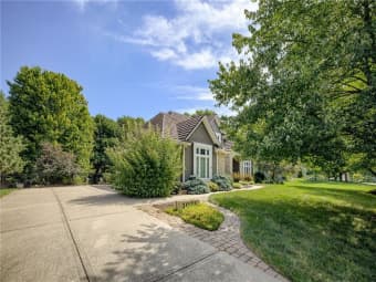 1021 Southwest Summit Falls Drive, Lee's Summit, MO, 64081