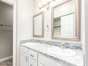 30/1949 North Swan Road, Tucson, AZ, 85712