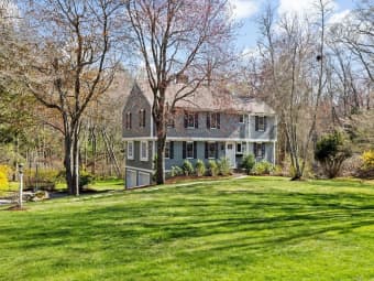 15 Old Coach Rd, Norfolk County, MA, 02025