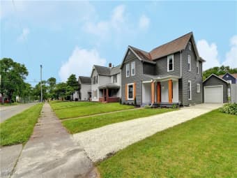 205 West Slingluff Avenue, Dover, OH, 44622