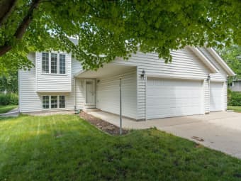 1670 Castle Drive, North Mankato, MN, 56003