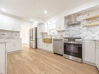 110 Seaside Avenue, Atlantic County, NJ, 08234