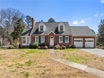 209 South Peace Haven Road, Winston-Salem, NC, 27104
